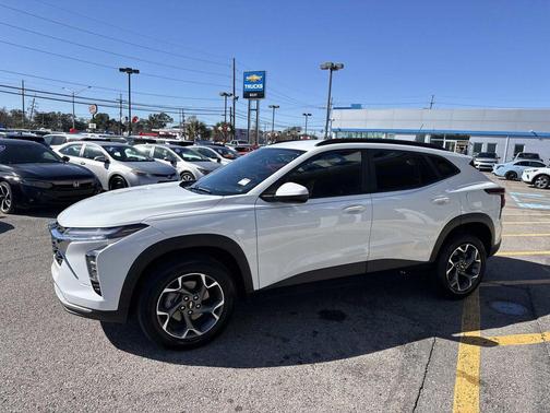 2024 Chevrolet Trax LT