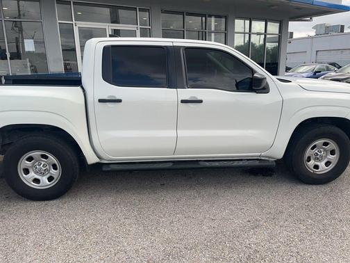Glacier White 2022 Nissan Frontier S