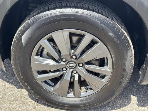 Brilliant Silver Metallic 2025 Nissan Pathfinder SV