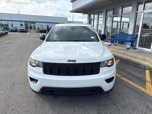 2019 Jeep Grand Cherokee Laredo