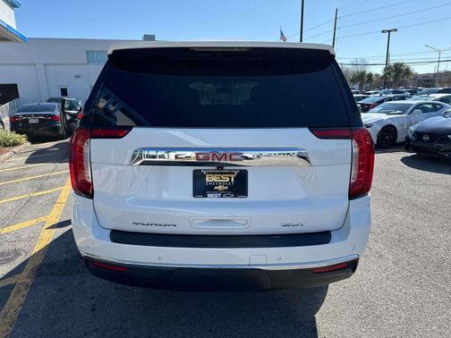 2022 GMC Yukon SLT
