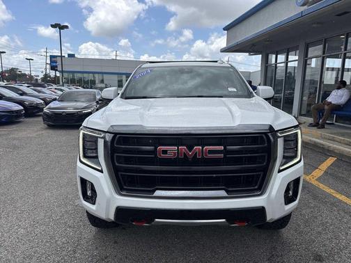 Summit White 2024 GMC Yukon XL AT4