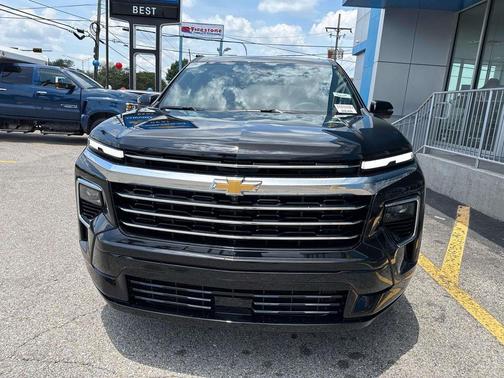 Mosaic Black Metallic 2026 Chevrolet Traverse High Country