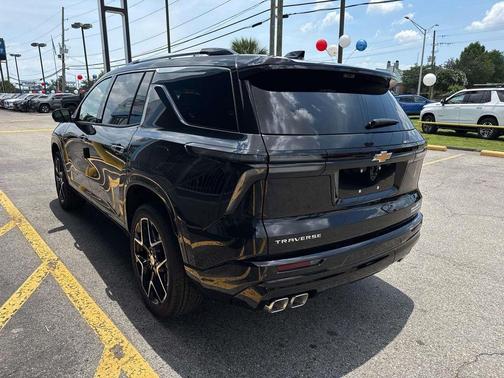 Mosaic Black Metallic 2026 Chevrolet Traverse High Country