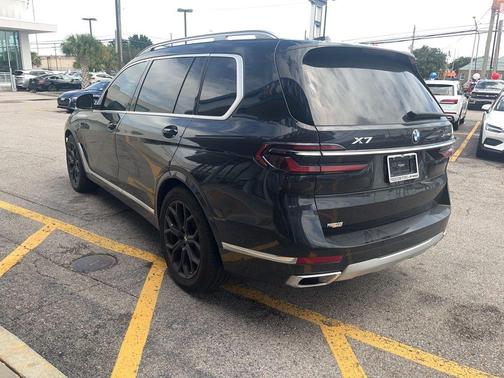 Black Sapphire Metallic 2023 BMW X7 xDrive40i
