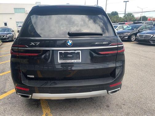 Black Sapphire Metallic 2023 BMW X7 xDrive40i