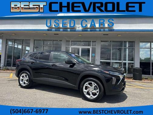 Mosaic Black Metallic 2025 Chevrolet Trax LS