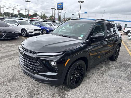 Mosaic Black Metallic 2026 Chevrolet Trailblazer LT