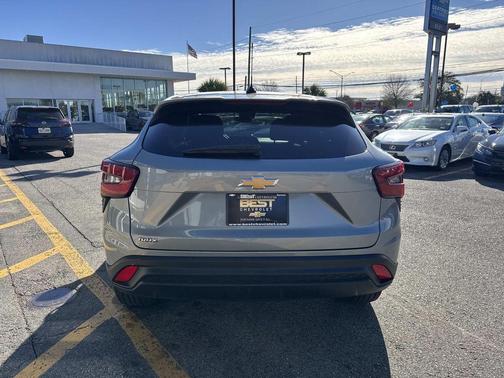 2024 Chevrolet Trax LS