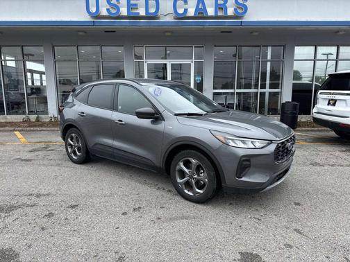 Gray Metallic 2025 Ford Escape ST-Line