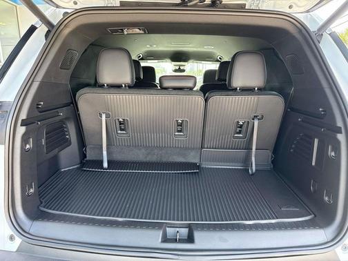 Polar White 2026 Chevrolet Traverse Z71