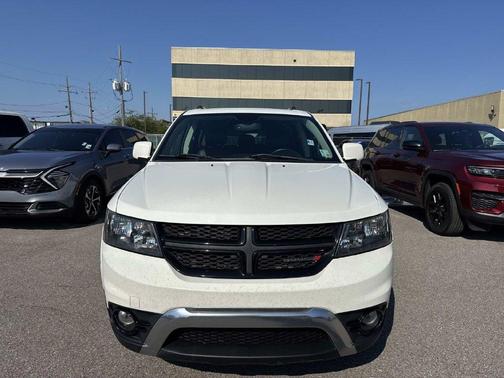 White 2016 Dodge Journey Crossroad