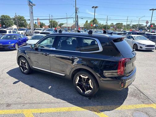 Ebony Black 2024 Kia Telluride S