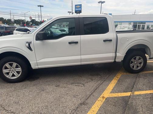 Oxford White 2023 Ford F-150 XLT