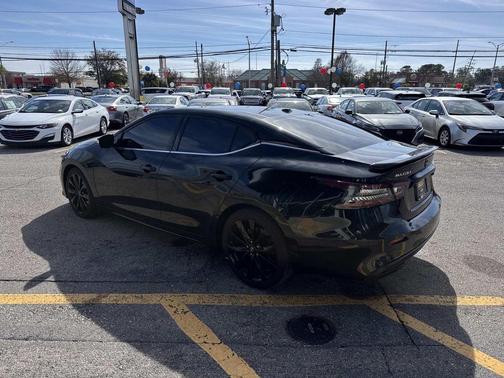 2023 Nissan Maxima SR