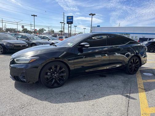 2023 Nissan Maxima SR