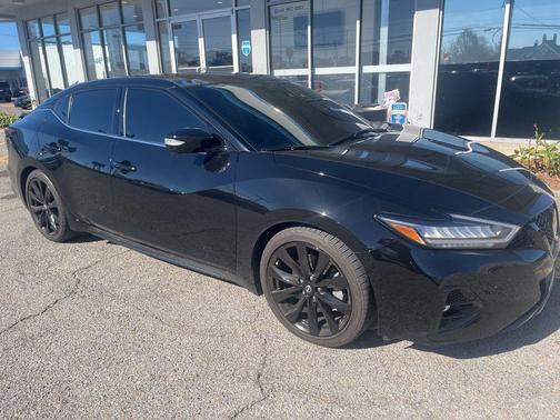 2023 Nissan Maxima SR