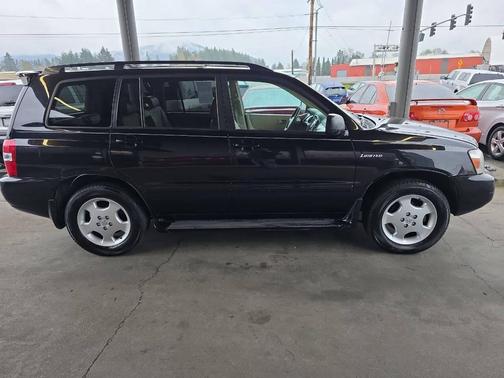 Black 2005 Toyota Highlander Limited