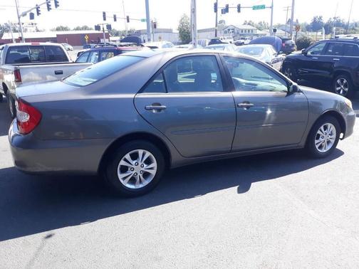 2004 Toyota Camry LE V6