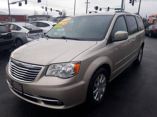 2014 Chrysler Town & Country Touring