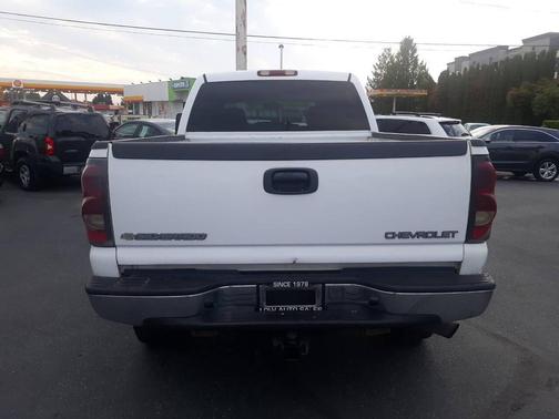 2004 Chevrolet Silverado 2500 LS H/D Crew Cab