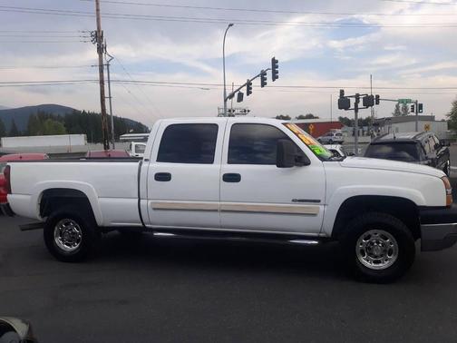 2004 Chevrolet Silverado 2500 LS H/D Crew Cab