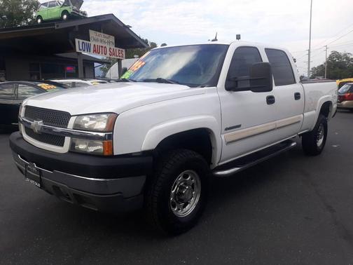 2004 Chevrolet Silverado 2500 LS H/D Crew Cab