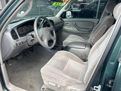 2001 Toyota Sequoia SR5