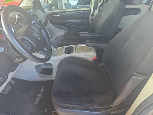 Silver 2013 Dodge Grand Caravan SXT