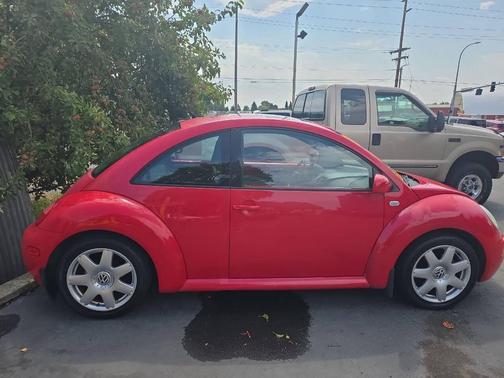 Red 2001 Volkswagen New Beetle GLX