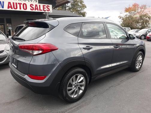2016 Hyundai TUCSON SE