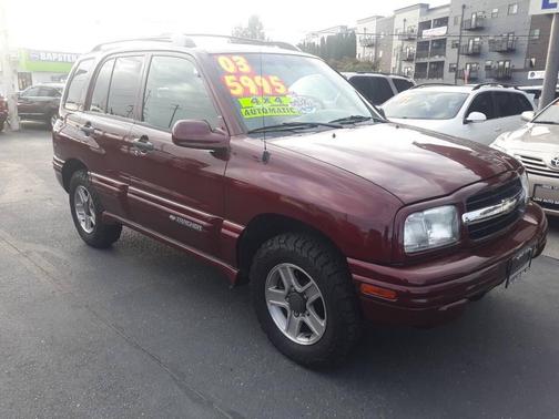 2003 Chevrolet Tracker Hard Top LT