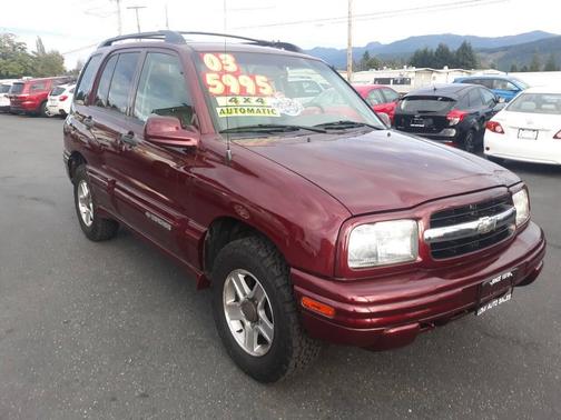 2003 Chevrolet Tracker Hard Top LT