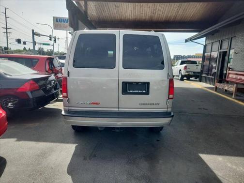 2004 Chevrolet Astro Base