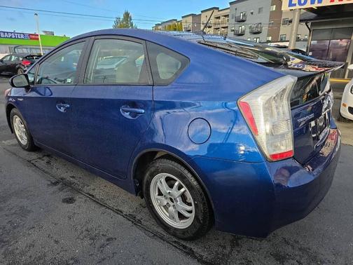 2010 Toyota Prius III