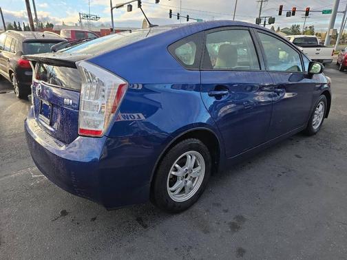 2010 Toyota Prius III