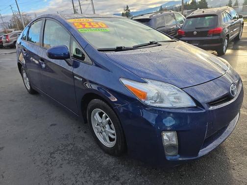 2010 Toyota Prius III