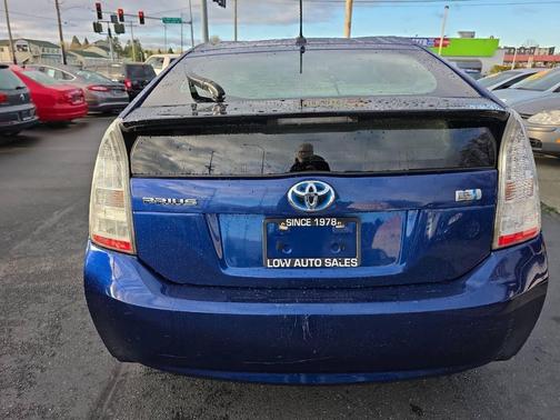 2010 Toyota Prius III