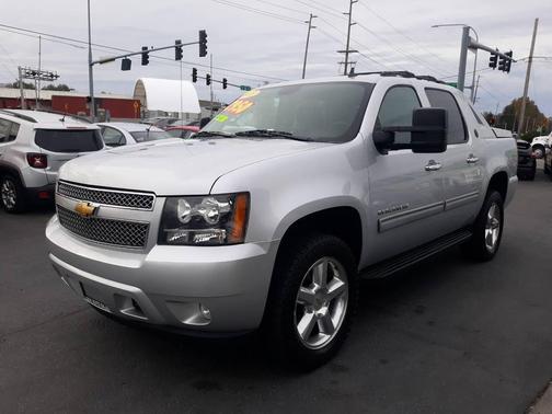 2013 Chevrolet Avalanche LS