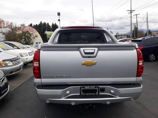 2013 Chevrolet Avalanche LS