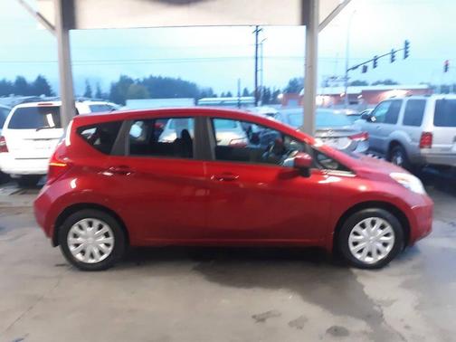 Maroon 2015 Nissan Versa Note SV