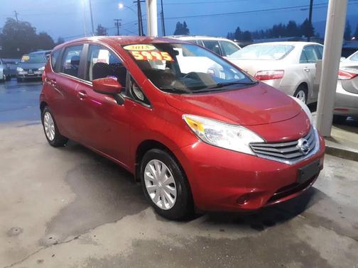 Maroon 2015 Nissan Versa Note SV
