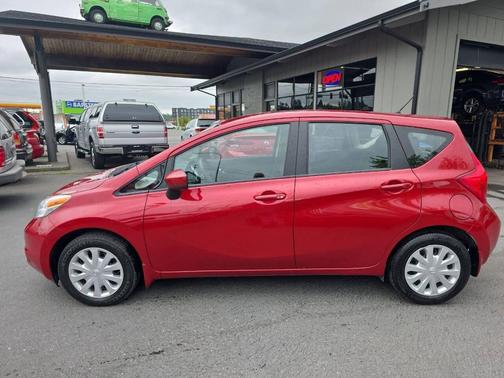 Maroon 2015 Nissan Versa Note SV