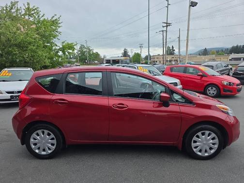 Maroon 2015 Nissan Versa Note SV