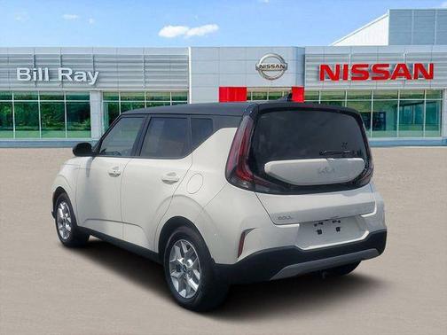 Clear White/Black Roof 2025 Kia Soul S