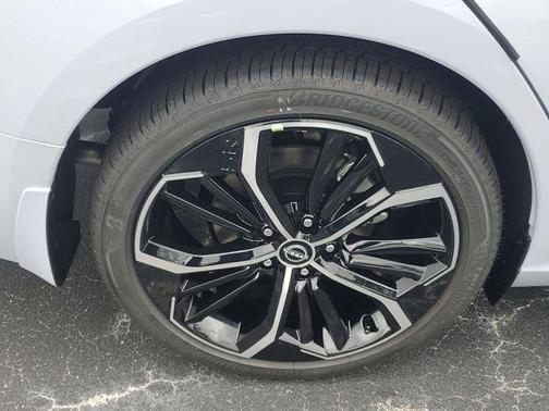 Sky 2026 Nissan Altima SR FWD