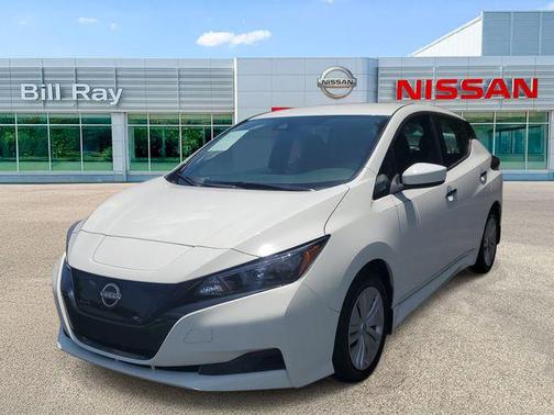Glacier White 2023 Nissan Leaf S 40 kWh