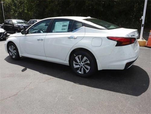 2025 Nissan Altima S FWD