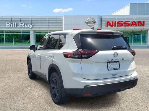 Everest White Pearl Tricoat 2026 Nissan Rogue SV