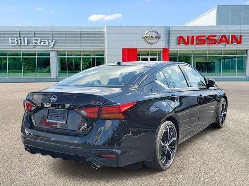 Super Black 2026 Nissan Altima SR FWD